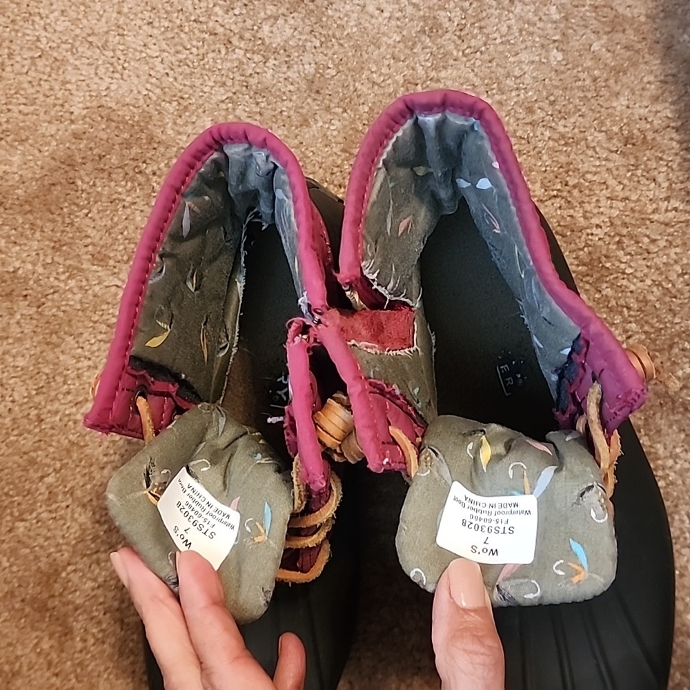 Sperry Waterproof Duck Boots - Picture 3 of 14